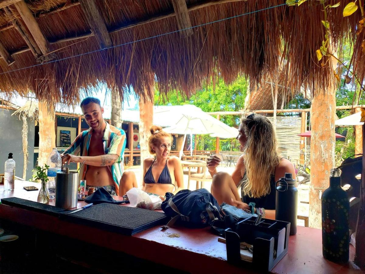 The All Inclusive Hostel - Food, Drinks And Transportation To The Beach And Cenotes 图卢姆 外观 照片