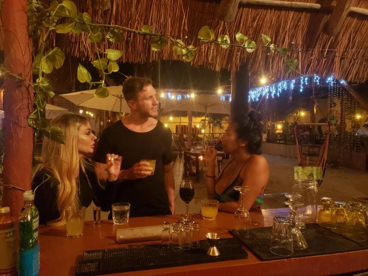 The All Inclusive Hostel - Food, Drinks And Transportation To The Beach And Cenotes 图卢姆 外观 照片